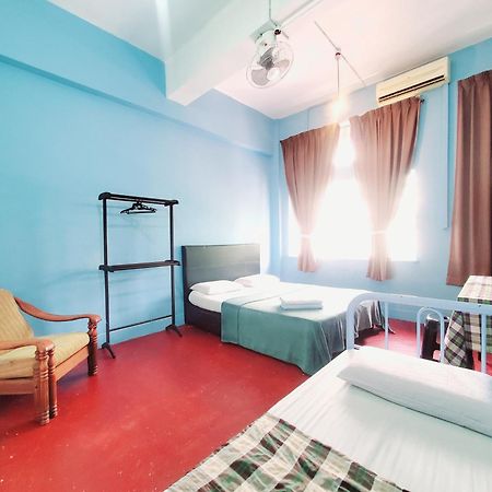 The Jesselton Cabin Sdn Bhd Кота Кинабалу Екстериор снимка