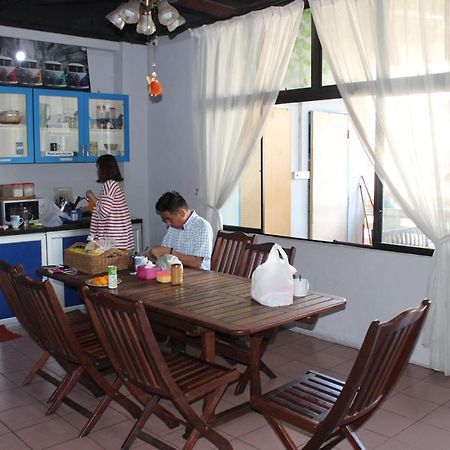 The Jesselton Cabin Sdn Bhd Кота Кинабалу Екстериор снимка