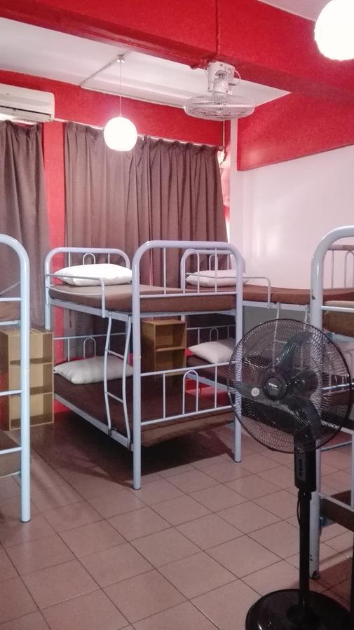 The Jesselton Cabin Sdn Bhd Кота Кинабалу Екстериор снимка