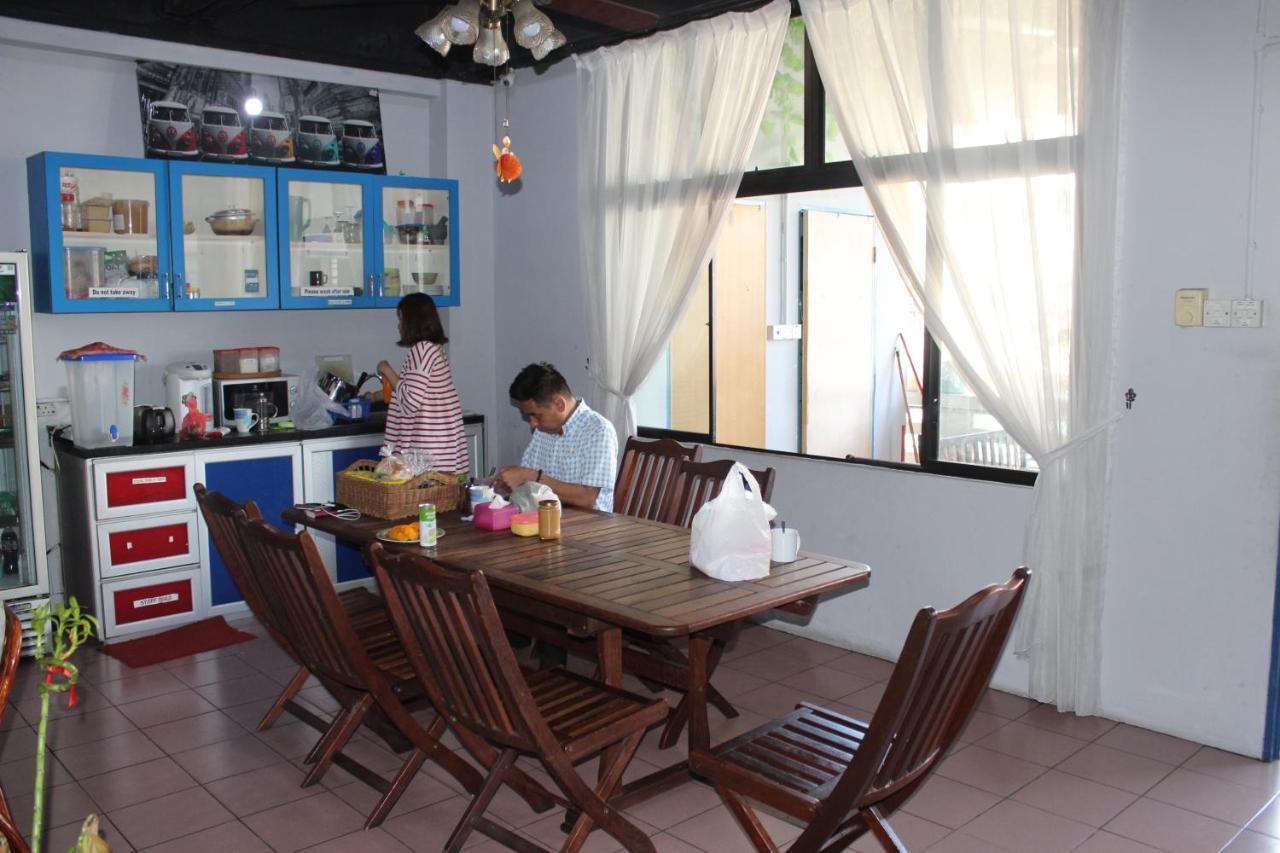 The Jesselton Cabin Sdn Bhd Кота Кинабалу Екстериор снимка